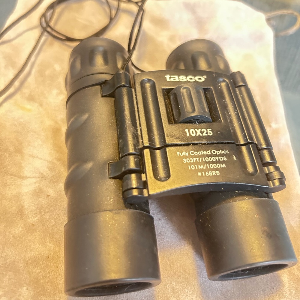 Tasco Black 10x25 Binoculars